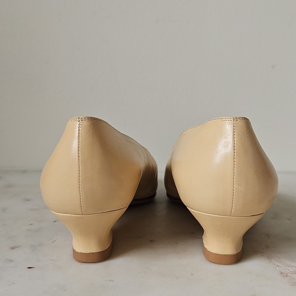 CHANEL: Classic Vintage two tone block heels - Picture 8 of 8